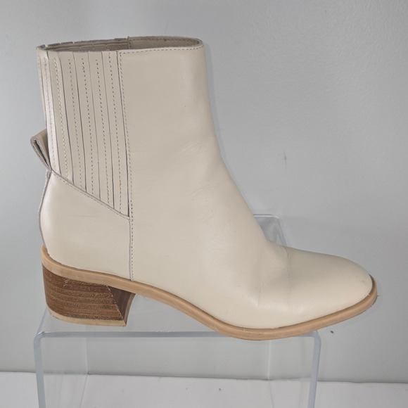 Dolce Vita Shoes - Dolce Vita Cream Leather Ankle Boots Block Heel Almond Toe size 7.5 Ivory Womens